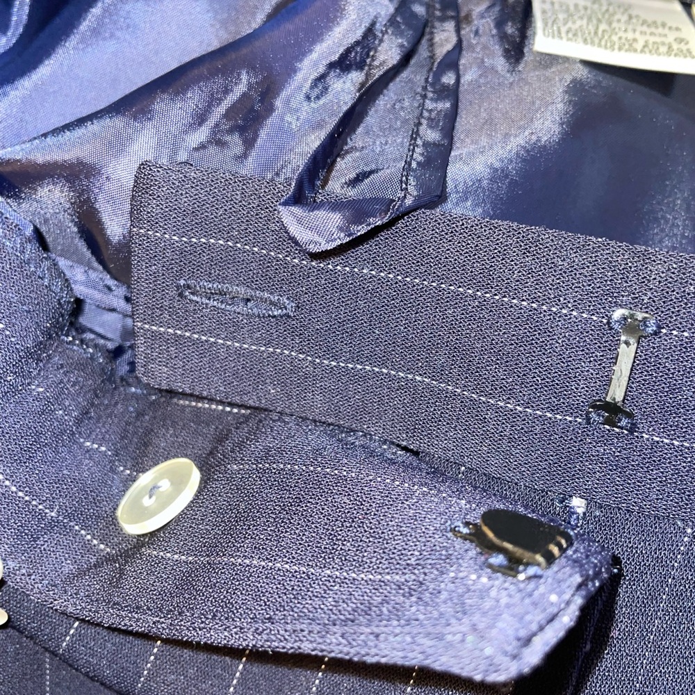 📖Le Suit Dark Blue Pinstripe Blazer with Belt - Picture 15 of 15